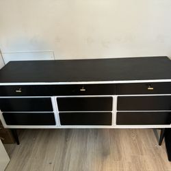 Solid Wood Contemporary Dresser