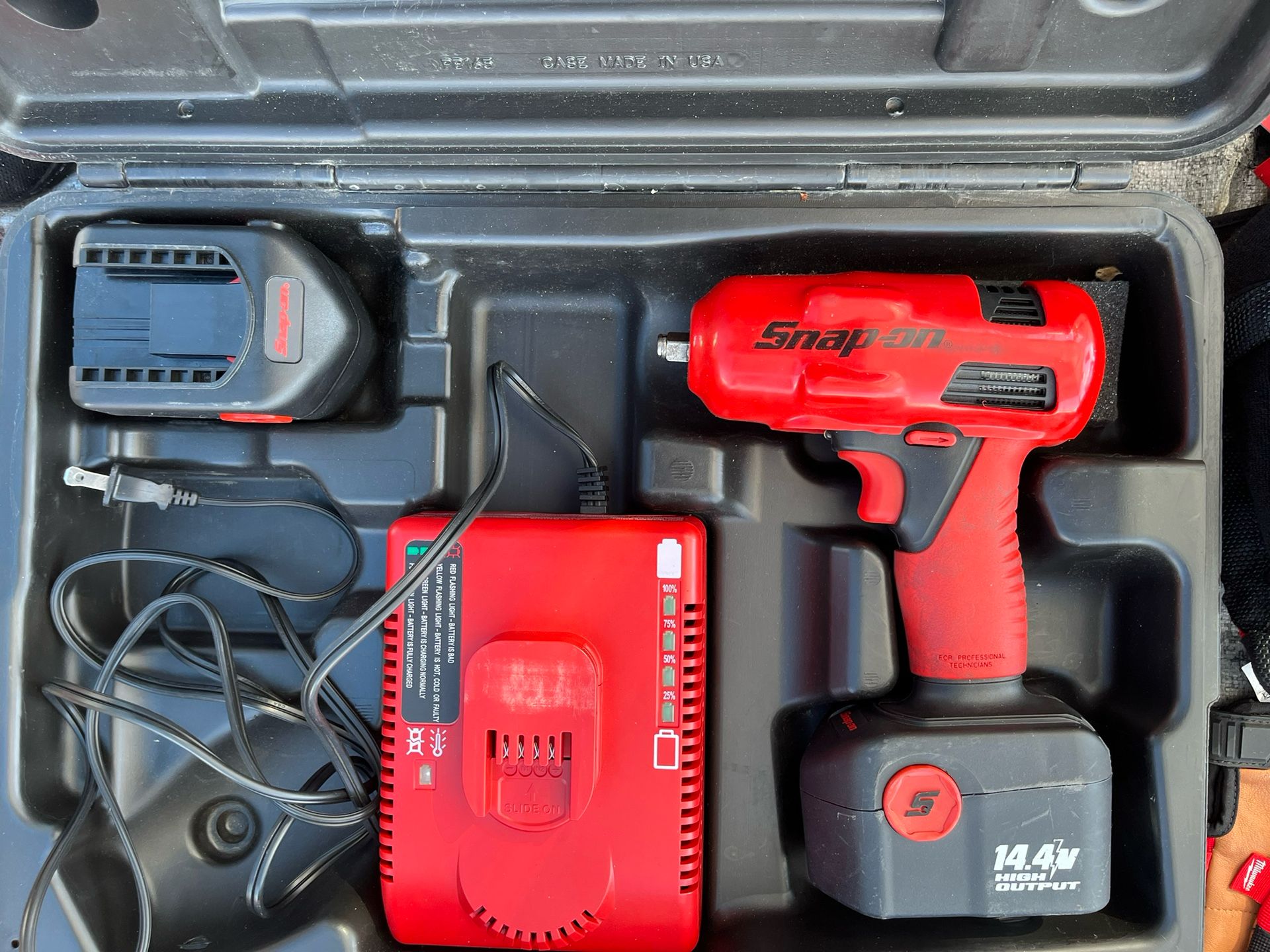 Snap On 3/8 Impact Wrench Kit