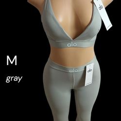 Alo Yoga Outfit 