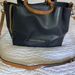 Dooney & Bourke Large Barlow Bag - Black leather
