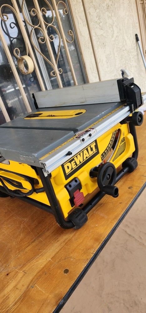 TABLE SAW DEWALT