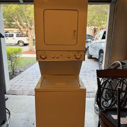 Dryer And Washer Set 