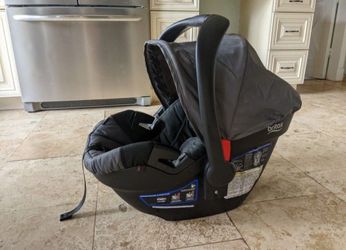 Britax B Safe 35 infant car seat, great condition