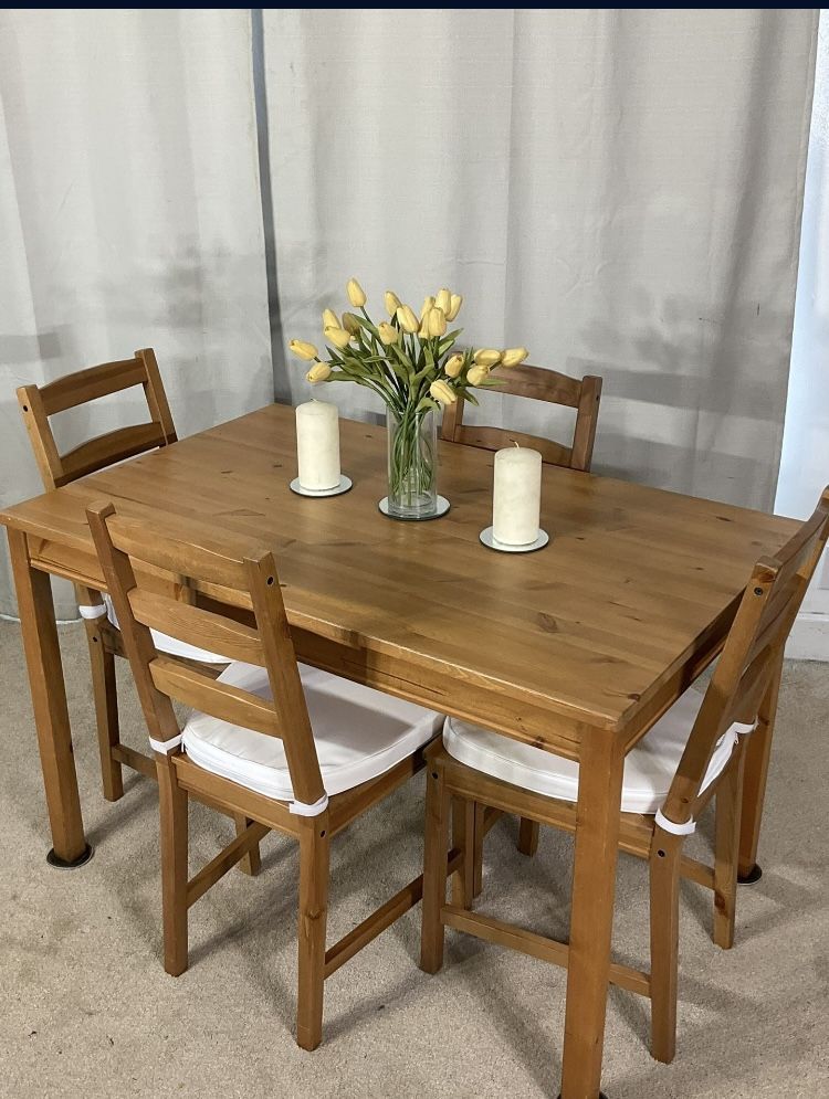 Compact Kitchen Dining Table & 4 Chairs PERFECT FOR APARTMENT