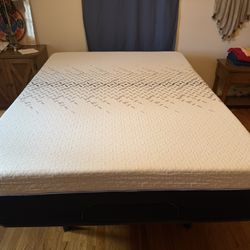 Like New Nectar Luxe Hybrid Queen Mattress With Adjustable Base