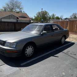 1995 Lexus LS 400