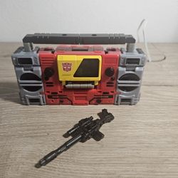 Transformers Kingdom Voyager Class Blaster