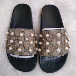Gucci Slides (A Euro 42 US men's 9 US women's 9/11.
