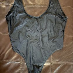 Women’s Bathing Suit (Size Extra Large)