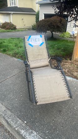 Free reclining lounge