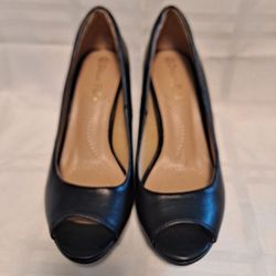 Dream Pairs Black Peep-Toe Heels 5.5