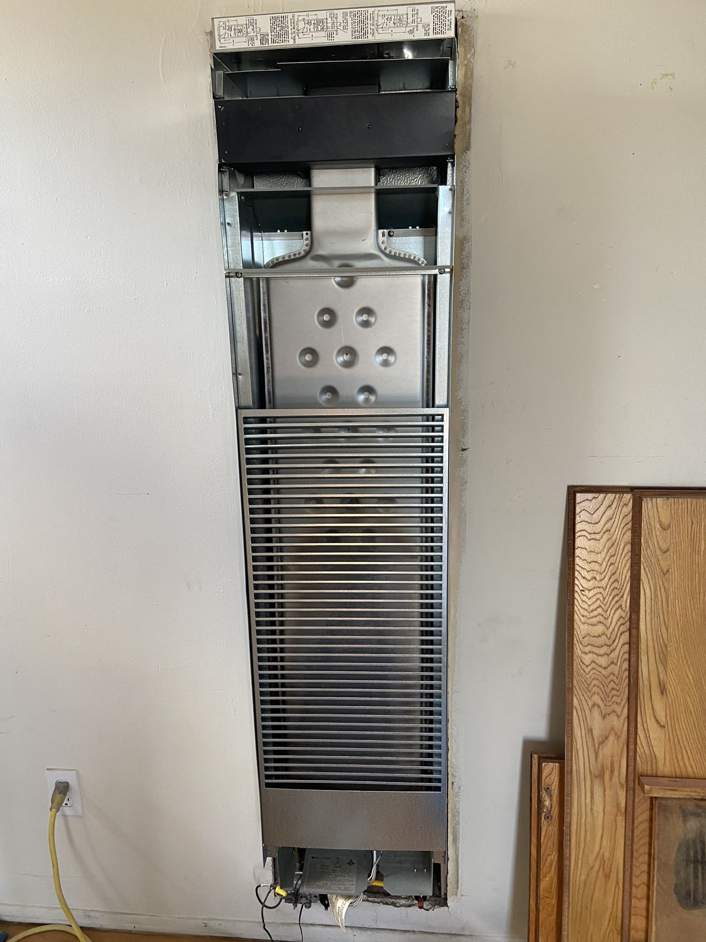Williams 25,000 Top Vent Wall Furnace Natural Gas