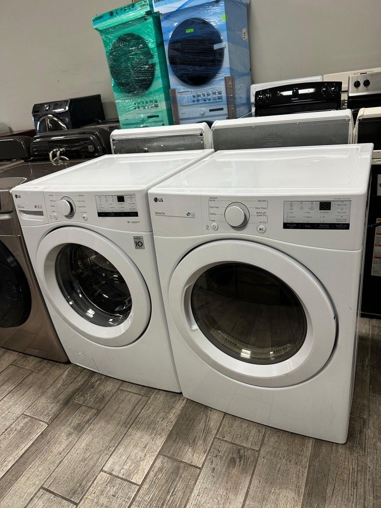 LG Frontload washer dryer set electric