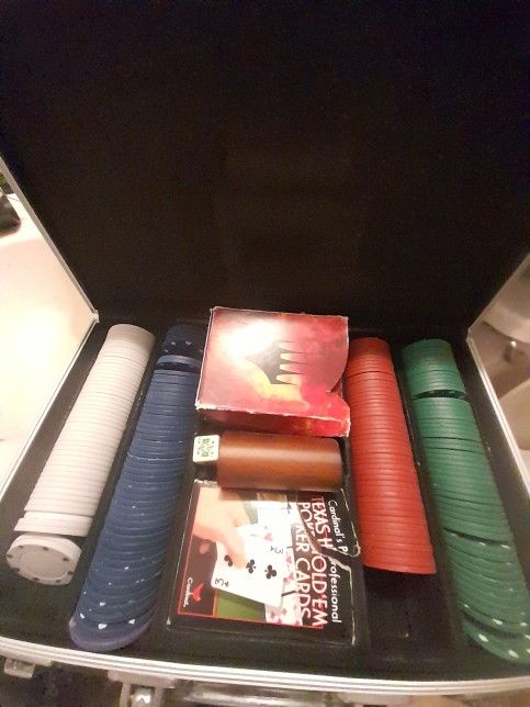Poker Chips And Case