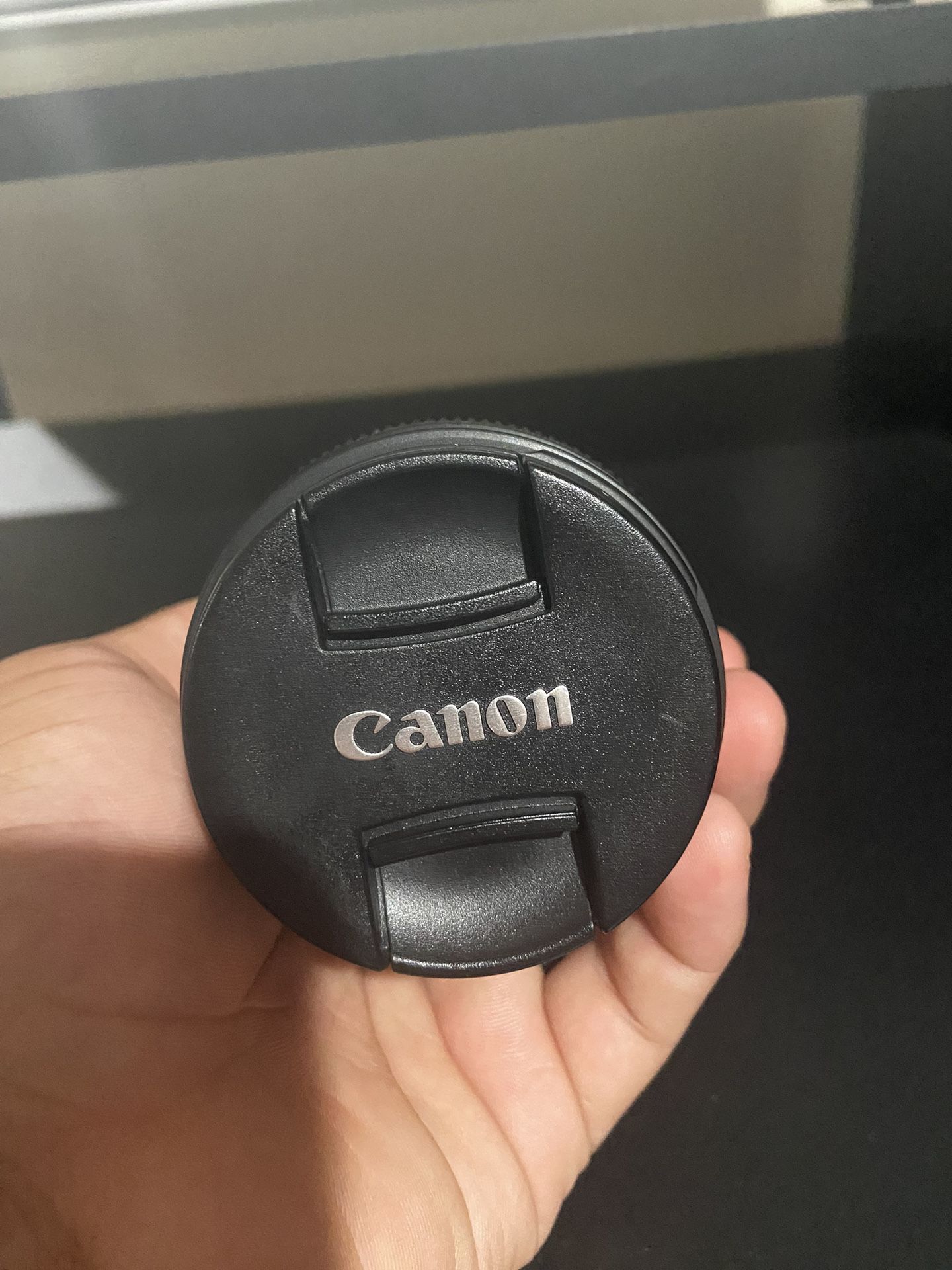Canon EF 75-300mm F/4-5.6 lll Telephoto Zoom Lens