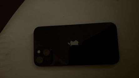 Apple iPhone 16 – Black