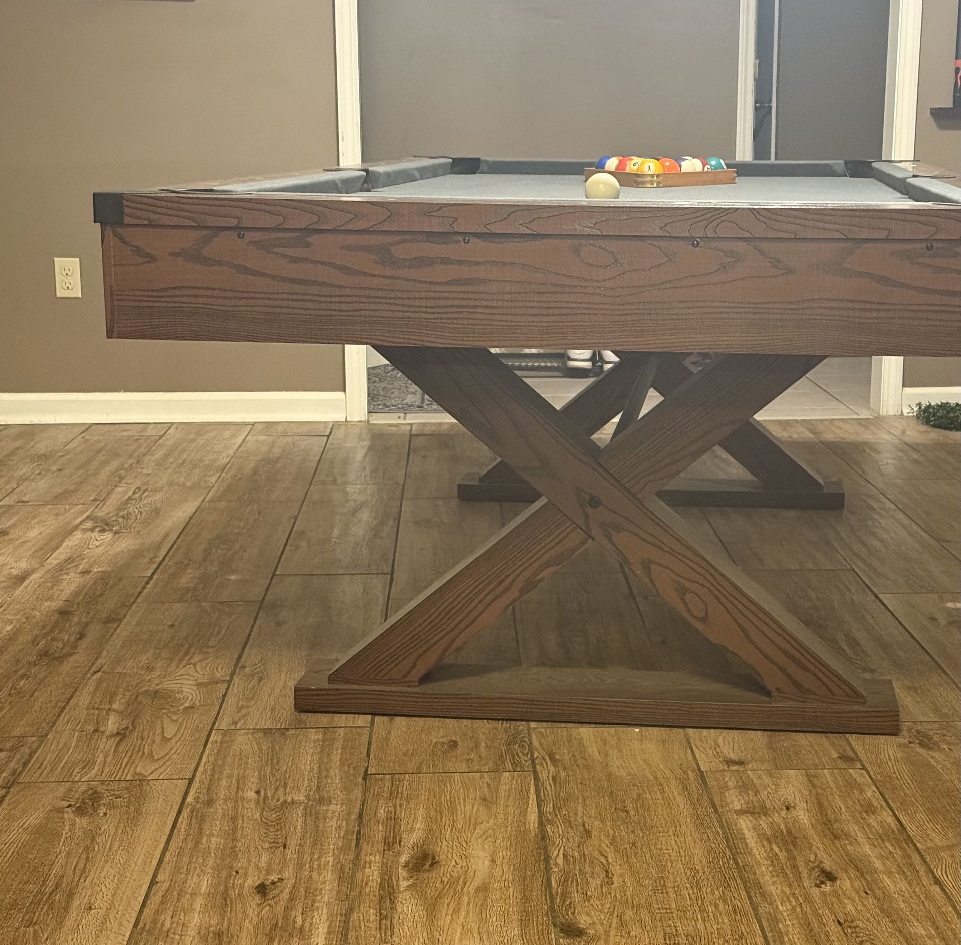 Pool table & Accessories