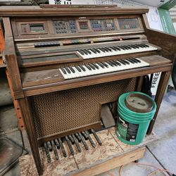 Electric Oragan Piano