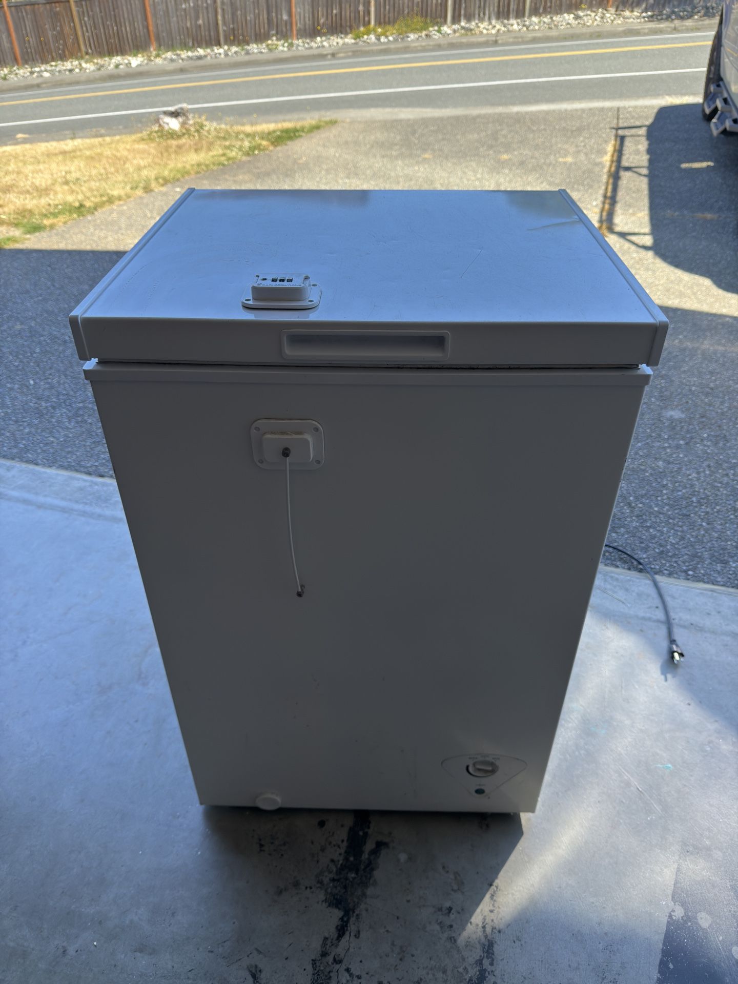 Chest freezer