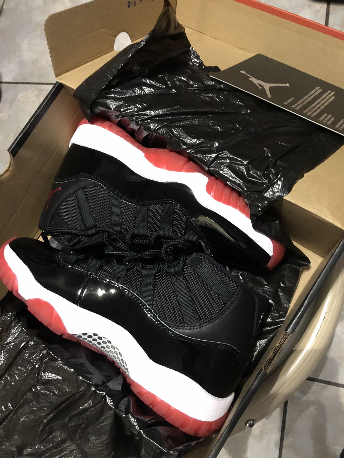 Bred 11’s size 8.5 DS