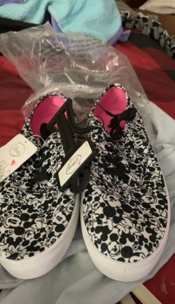 NWT Disney Mickey Mouse tennis shoes size 10