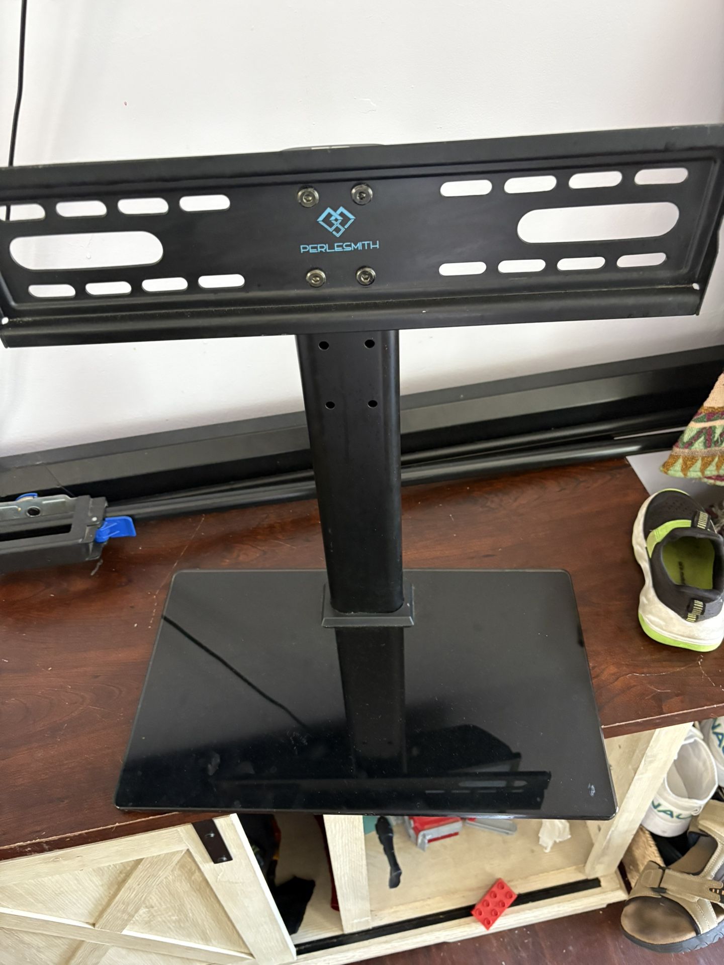 PERLESMITH Universal TV Stand