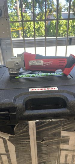 Milwaukee M18 Cordless 4-1/2” / 5” Cut-Off Grinder – Tool Only