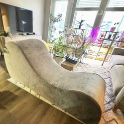 Velvet Yoga Chaise Lounge - Modern Relaxation Chair