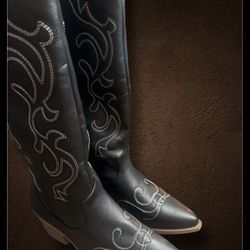 Brand new Women’s cowboy boots size 9 (40)