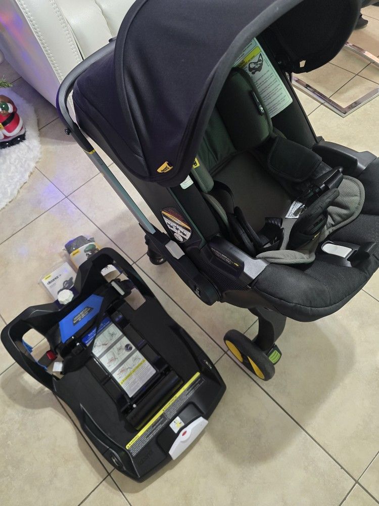 Doona Infant Car Seat + Latch Base