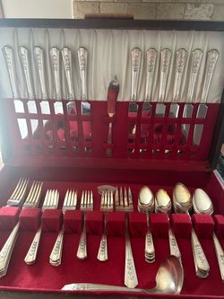 Vintage Wm. A. Rogers A1 Plus Oneida Silverplate Flatware – 105 Pieces + Chest