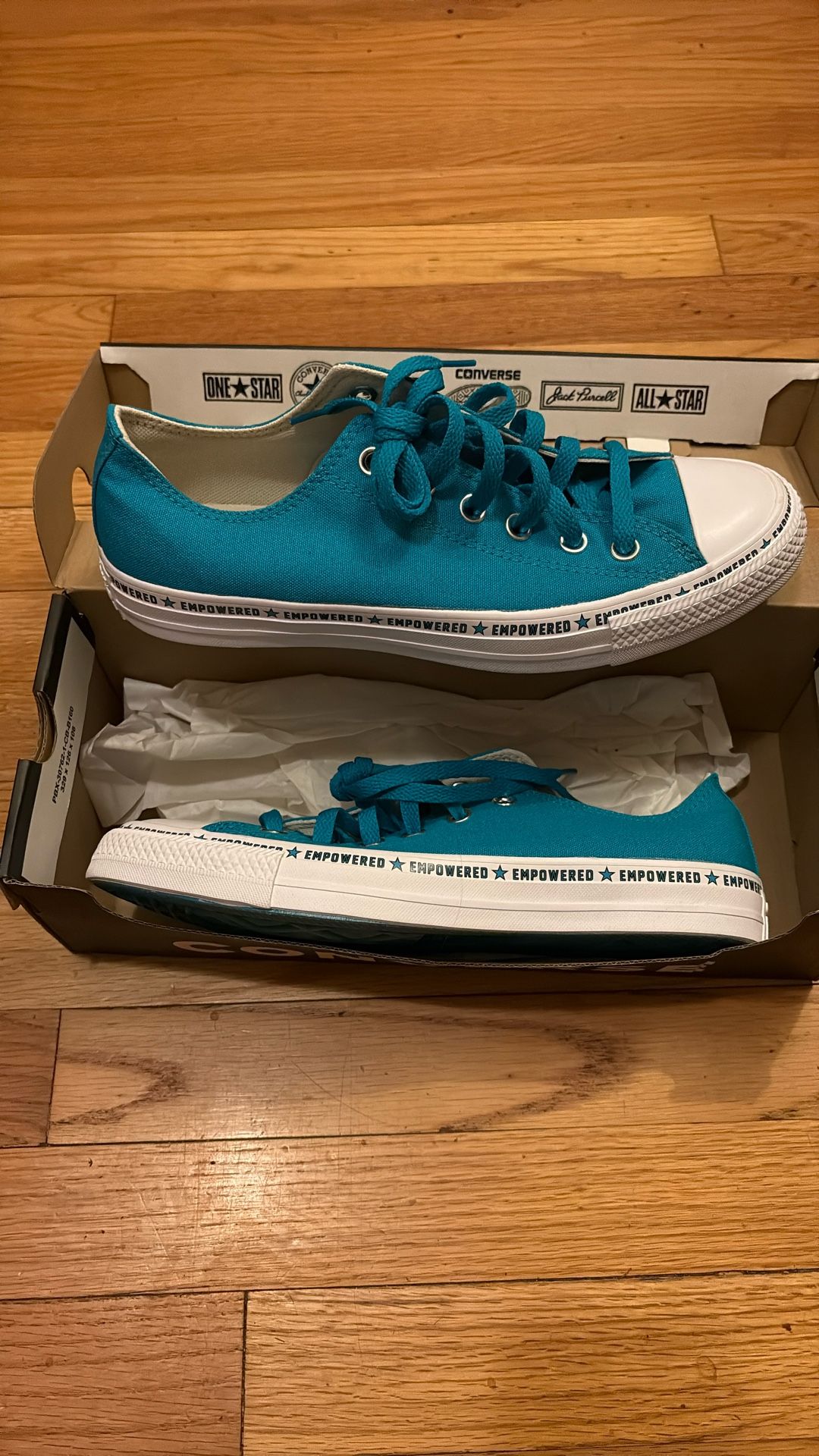 WOMENS CONVERSE “EMPOWERED” 9.5