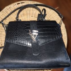 Medium black purse 2 different straps available