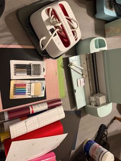 Cricut Cutting Machine with Accessories Bundle