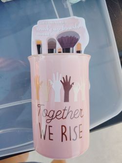 Ceramic makeup brush holder