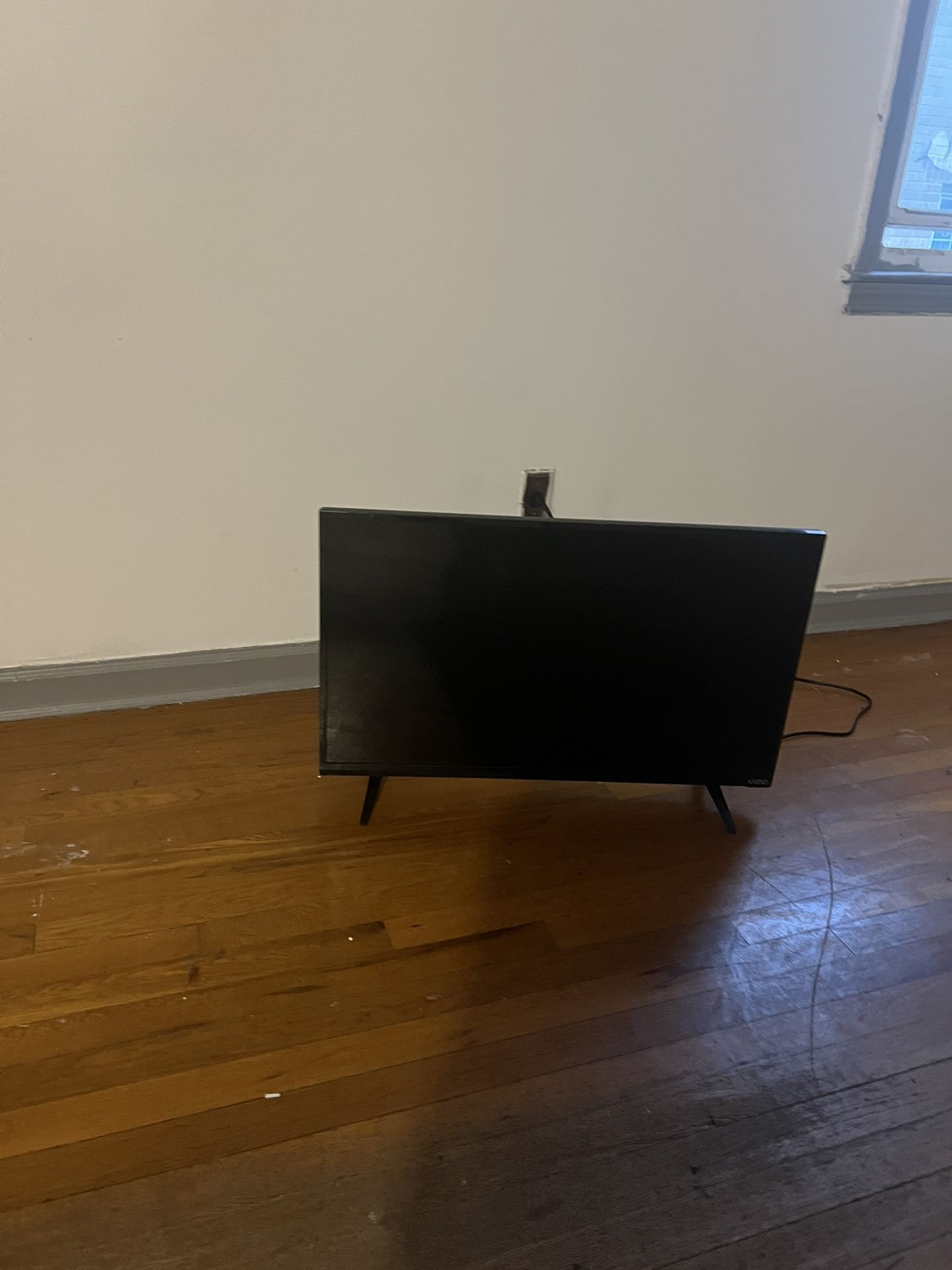 32” Smart Vizio Tv