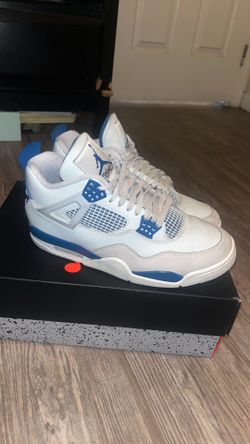 Jordan 4  military blue size 9.5