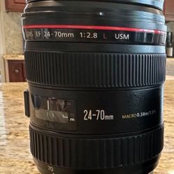 Canon EF 24-70mm f/2.8L I USM Lens