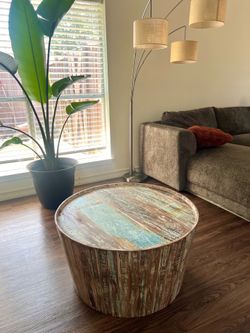 Creekwood glazed finish Round Coffee Table by Capris Furniture CK379 Cocktail modern Farmhouse