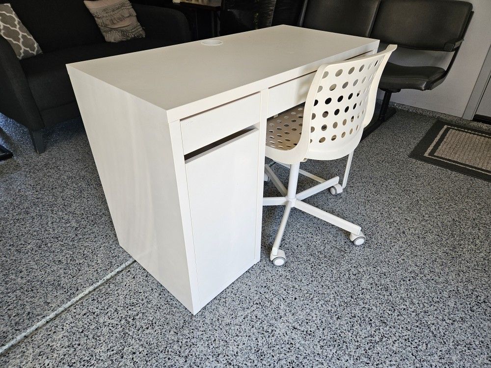 Computer Desk