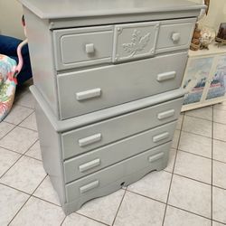 Like New Solid Wood Chest Dresser 