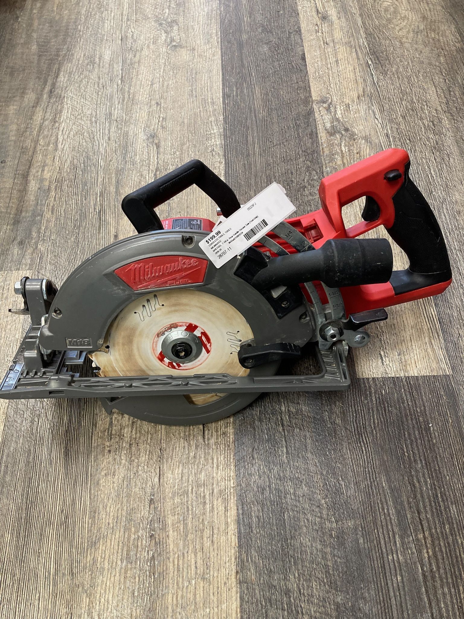 MILWAUKEE 2830-20 M18 FUEL 7-1/4” Rear Handle Circular Saw (Tool- Only)