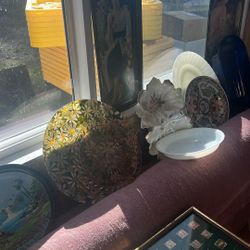 Welcome Pickers Of Vintage Clothing, Antiques And Collectibles 