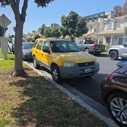 2001 FORD Escape Very Low Mileage!