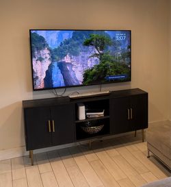 Black tv console