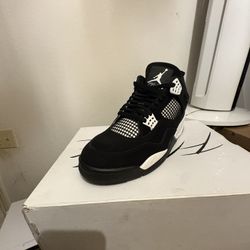 White Jordan 4,s 