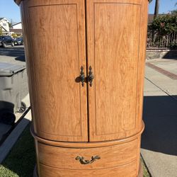 Furniture Media Armoire