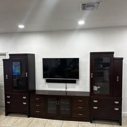EL DORADO ENTERTAINMENT CENTER DARK WOOD EXCELLENT CONDITION