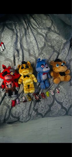 Fnaf plushies and collectibles