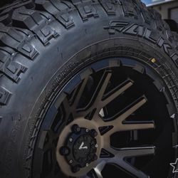 V Rock Recoil Wheel & Falken WildPeak MT  Tires  37 X 13.5 R 20